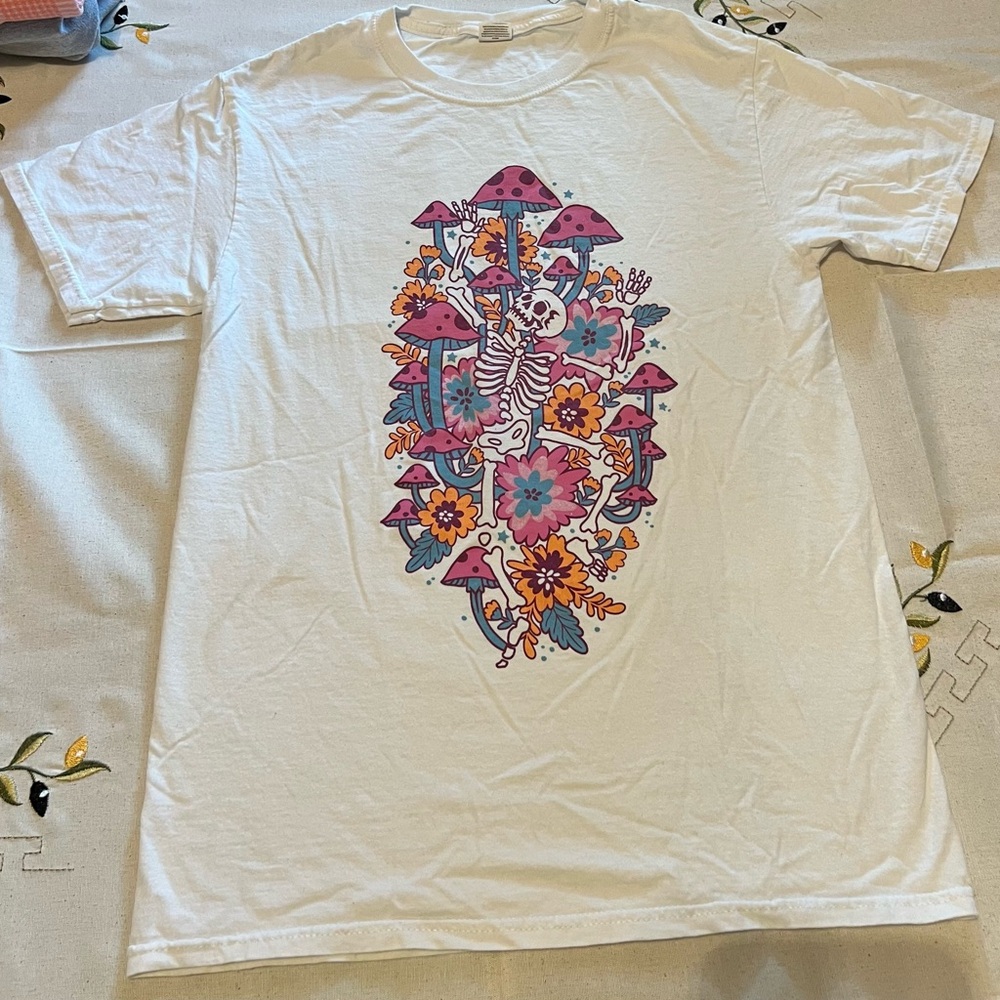 Skeleton With Mushroom And Flowers T-shirt! Small!